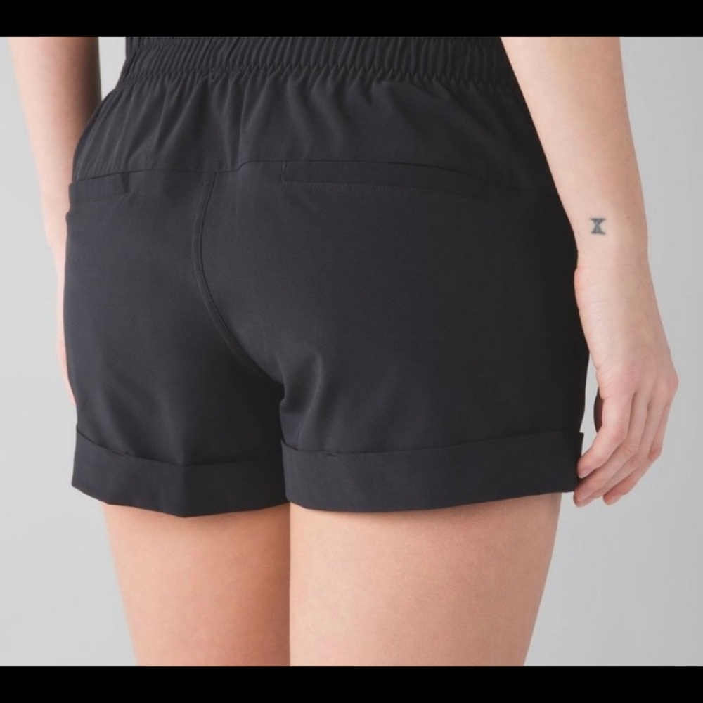 LULULEMON Black Spring Break Away Short 2 EUC - Picture 6 of 9